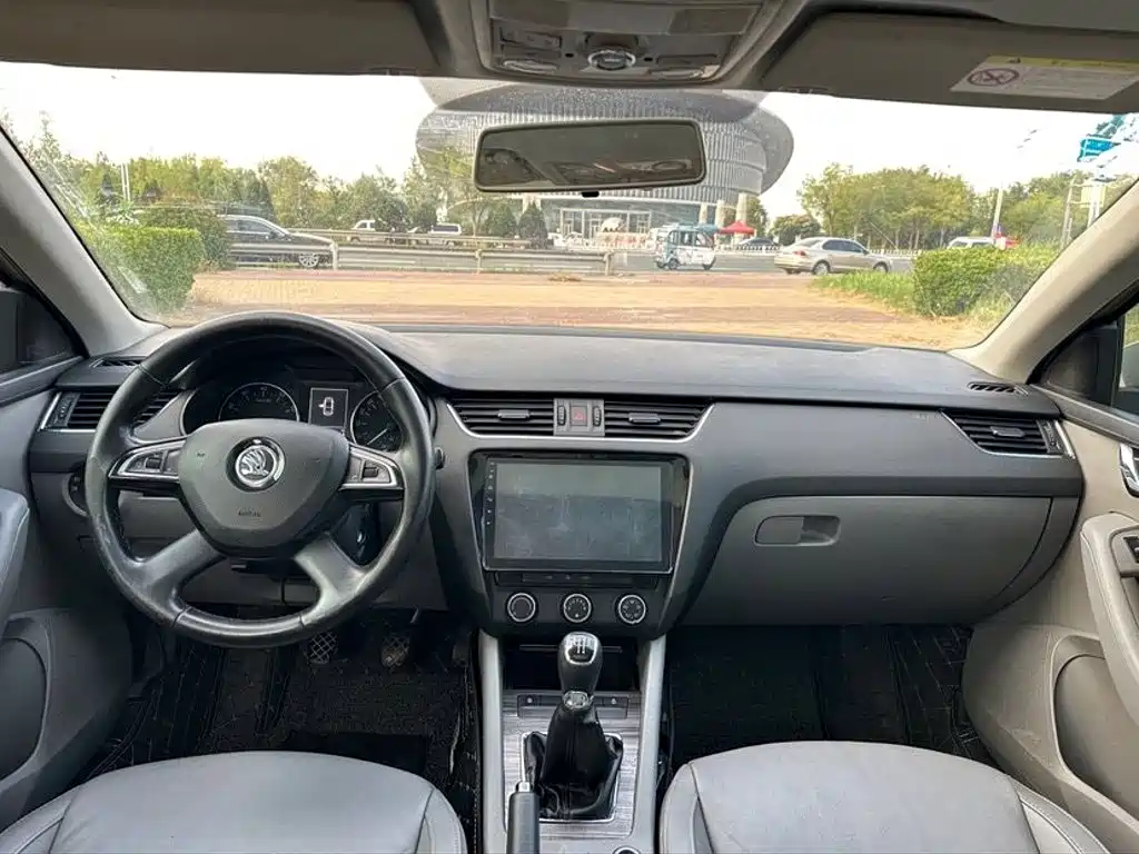 Фото 9 - Škoda Octavia