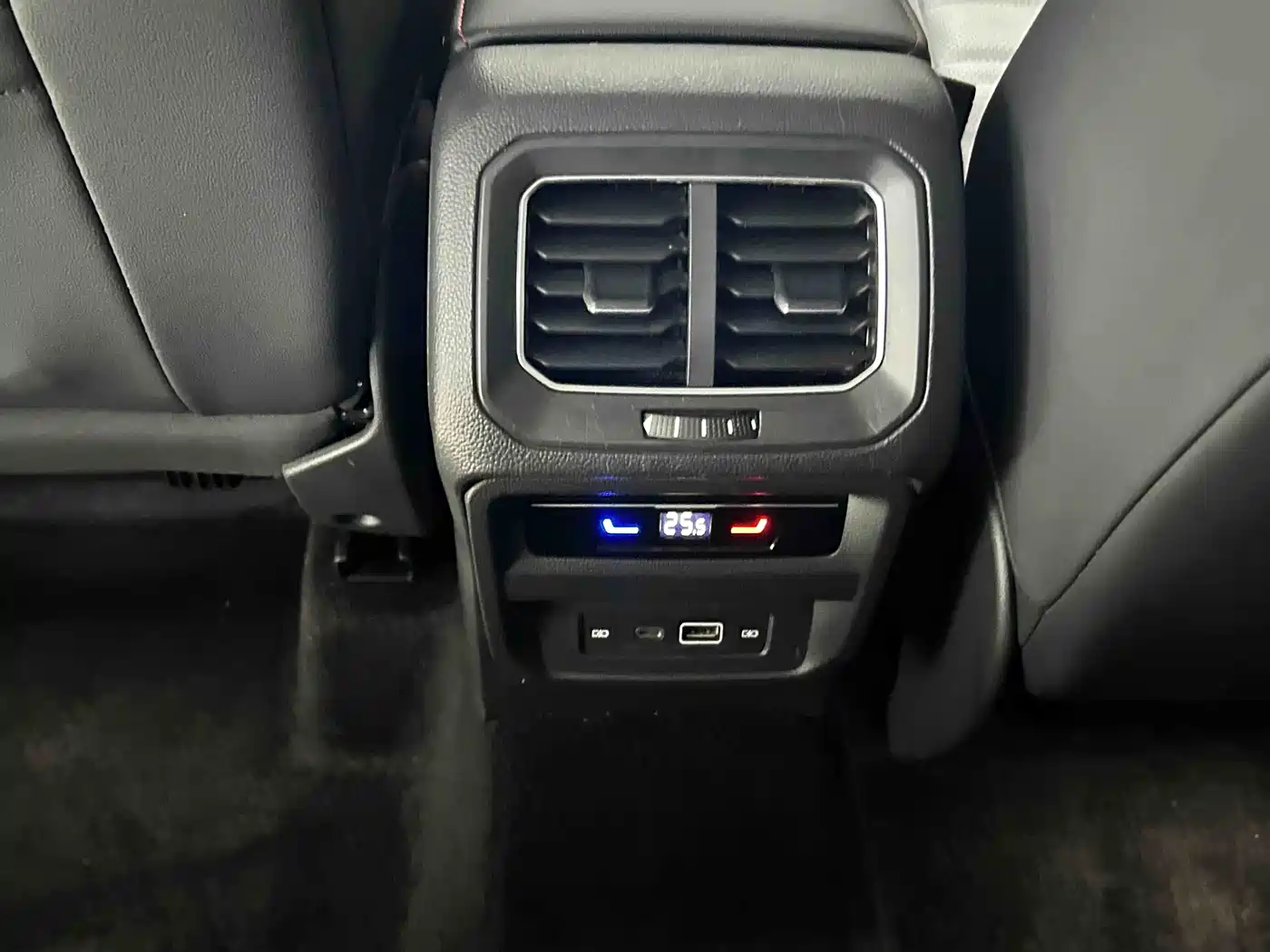 Volkswagen Tiguan X 2022 330TSI 2WD Flagship Edition фото 5