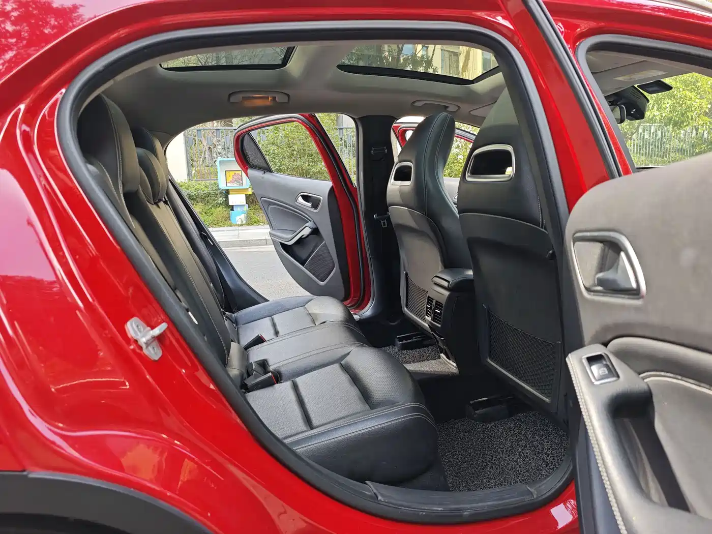 Mercedes-Benz GLA 2015 GLA 220 4MATIC Fashion Edition фото 14