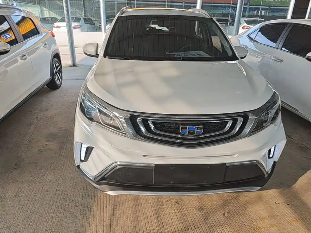 Фото 3 - Geely Vision X3