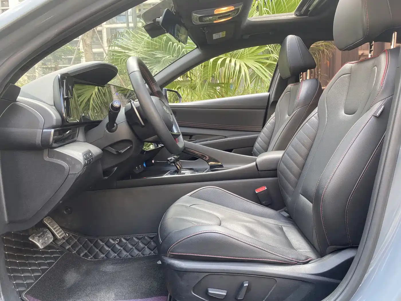 Hyundai Elantra 2022 240TGDi DCT LUX Premium Edition фото 5