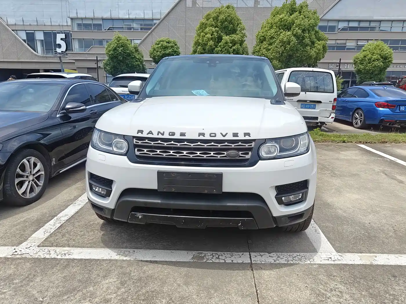 Land Rover Range Rover Sport 2017 3.0 SC V6 SE фото 2