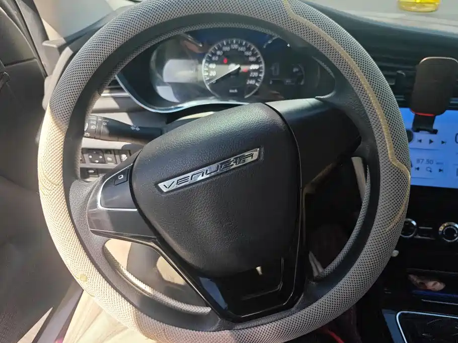 Venucia D60 2019 2019 1.6L XE Manual Comfort Edition