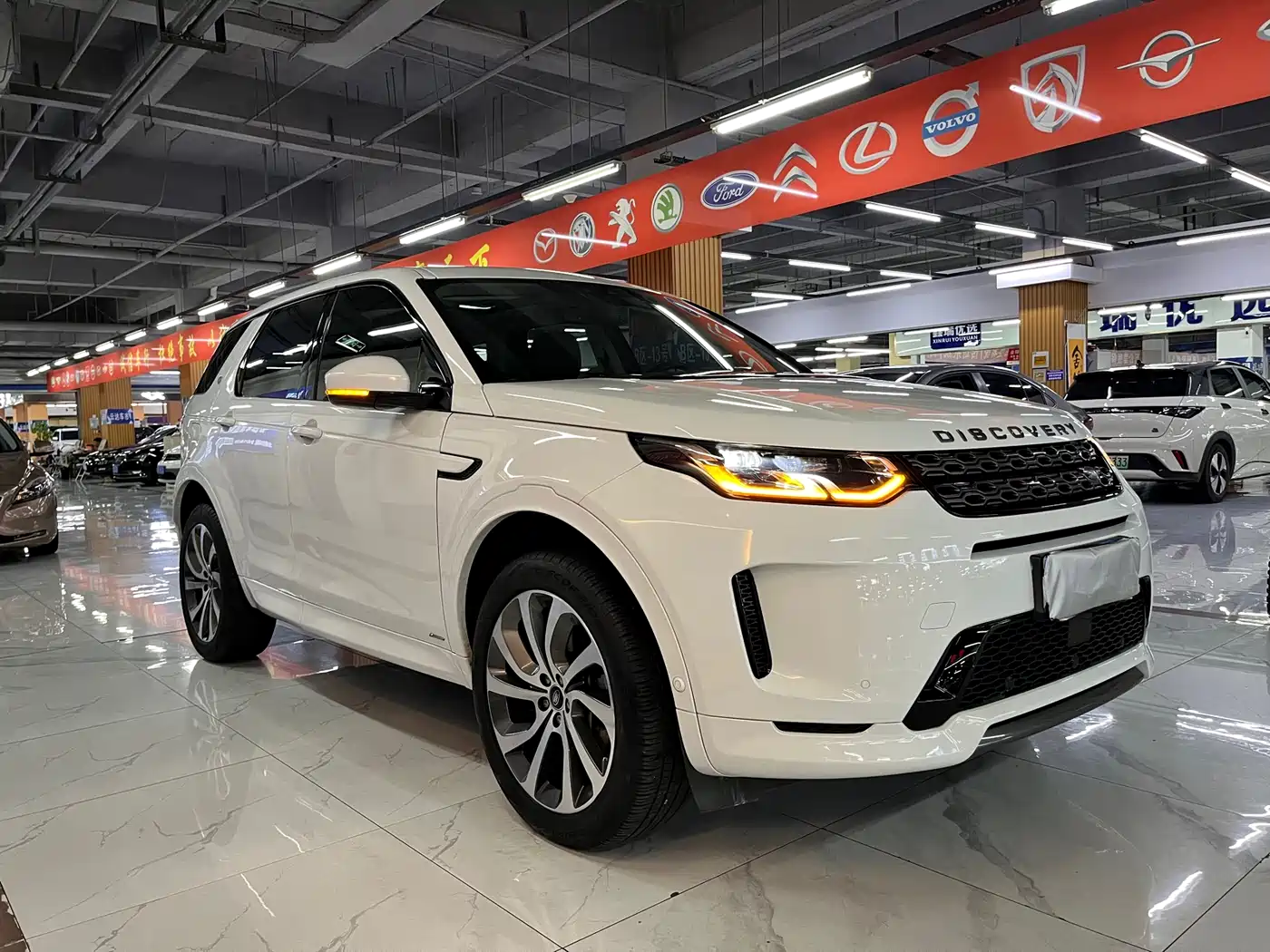 Land Rover Discovery Sport 2020 249PS R-Dynamic Performance Tech 7-seater фото 6
