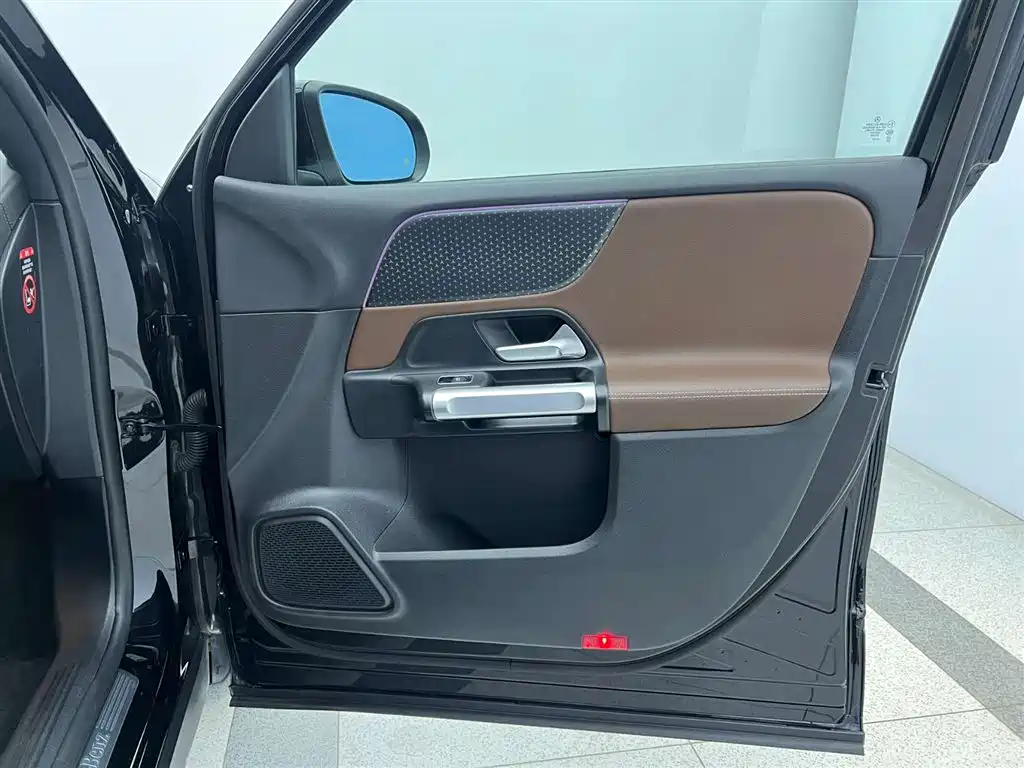 Mercedes-Benz GLB 2024 Facelift GLB 220 Dynamic фото 27