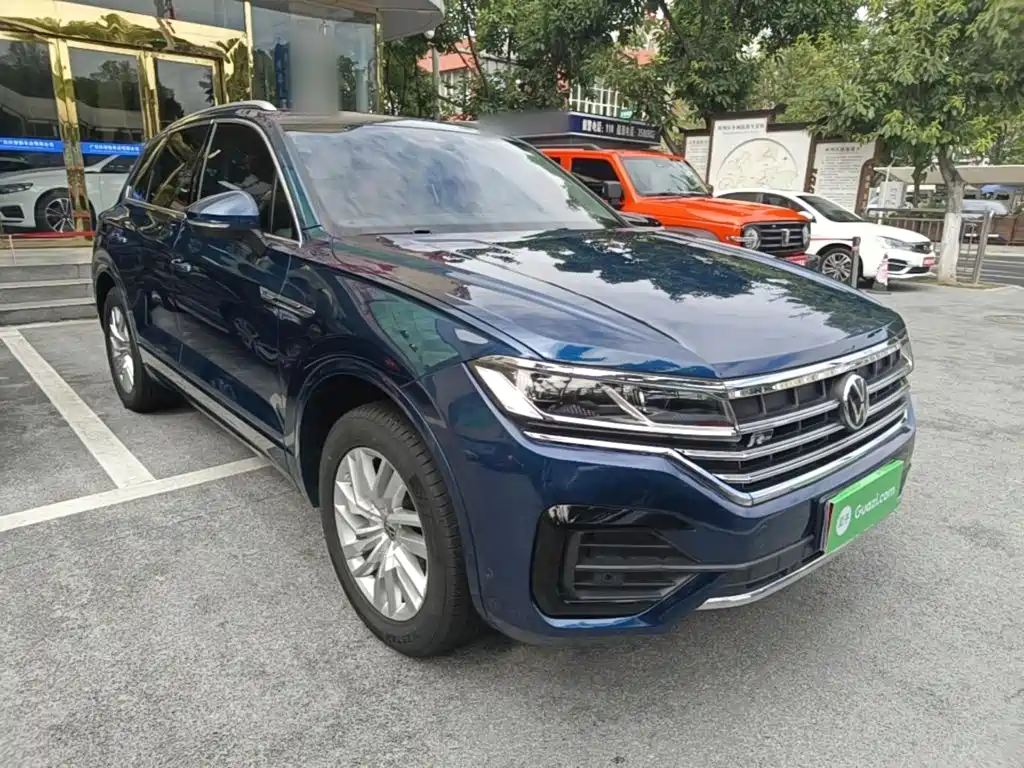 Фото 4 - Volkswagen Touareg