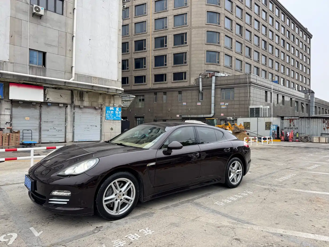 Porsche Panamera 2013 Panamera 4 Platinum Edition 3.6L фото 4