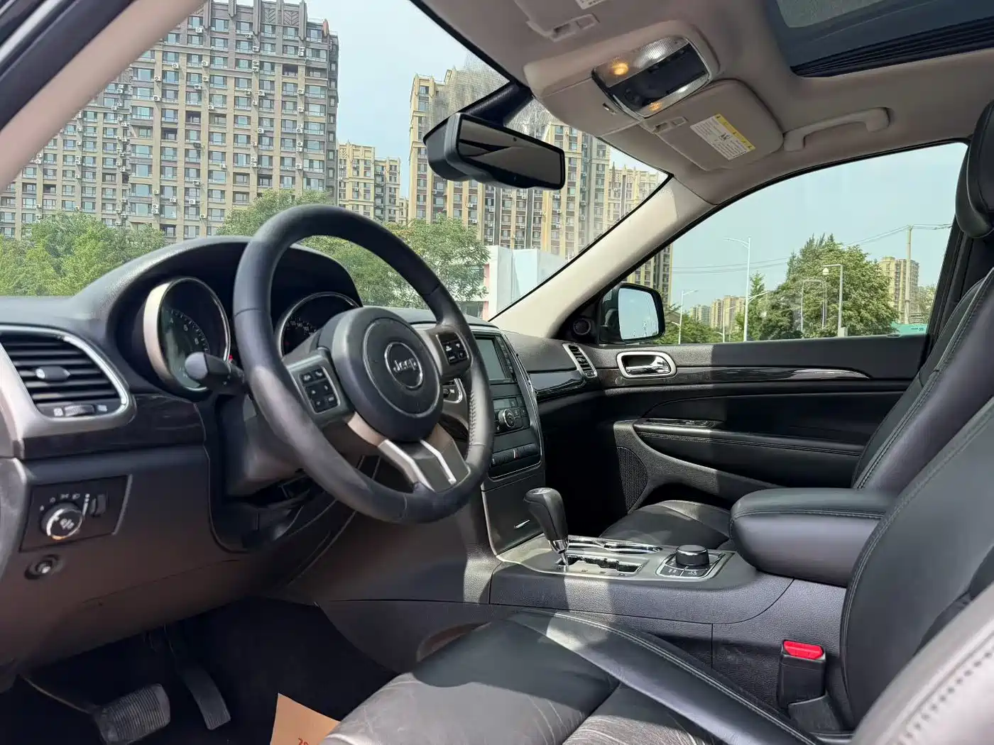 Jeep Grand Cherokee (Import) 2012 2012 3.6L Comfort Navigation Edition