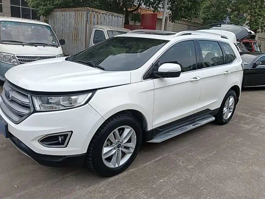 Фото 2 - Ford Edge