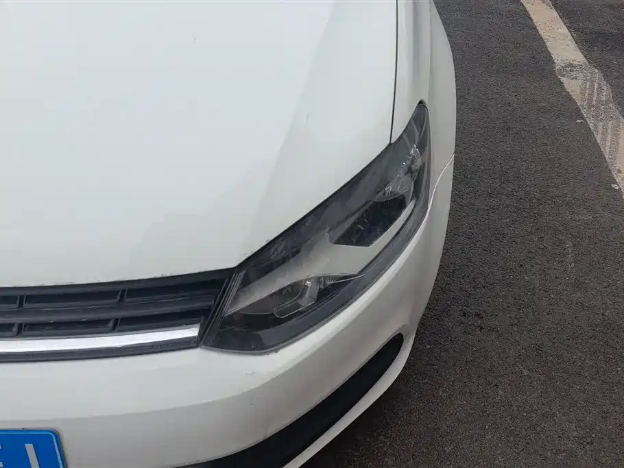 Volkswagen Polo 2016 1.4L Automatic Trend фото 5