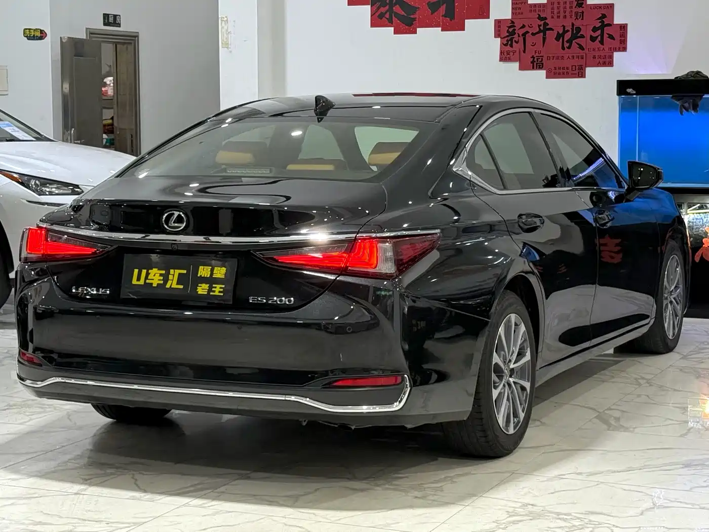 Lexus ES 2021 200 Excellence Edition фото 7
