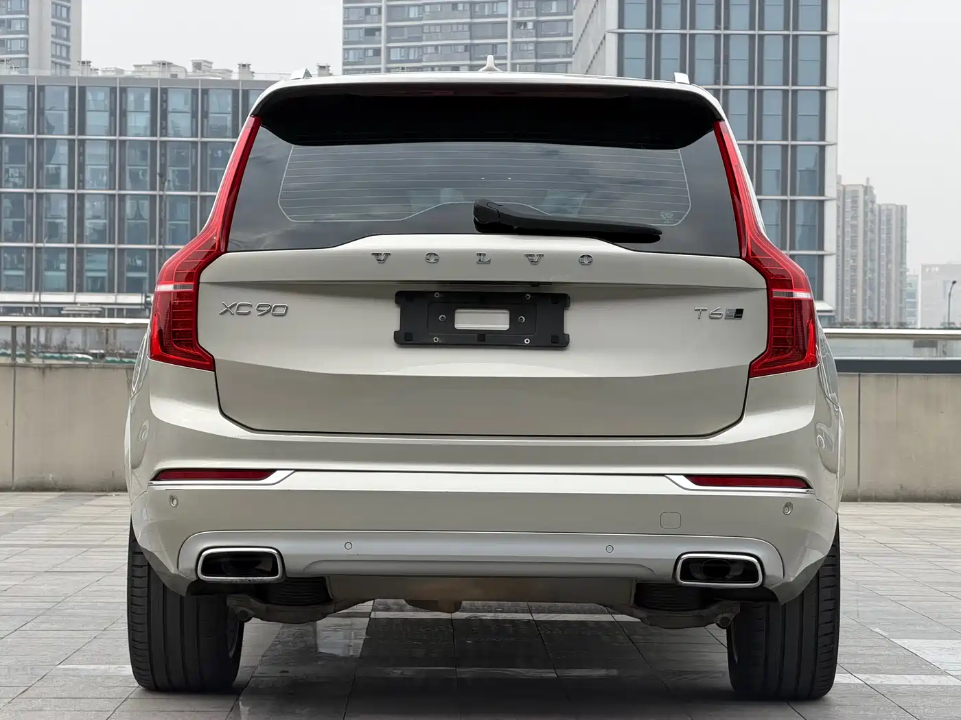 VOLVO XC90