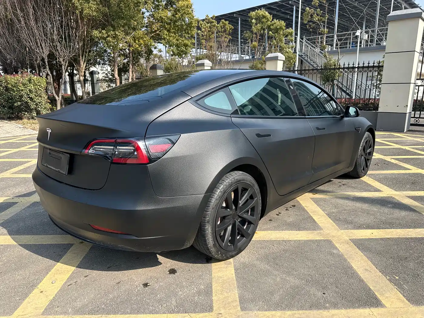 TESLA MODEL 3