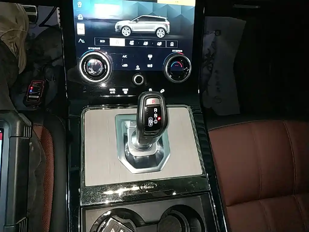 Land Rover Range Rover Evoque 2022 Range Rover Evoque L 249PS R-Dynamic Luxury Edition фото 14
