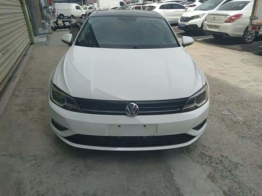 Volkswagen Lamando 2017 230TSI DSG Trend Edition фото 3