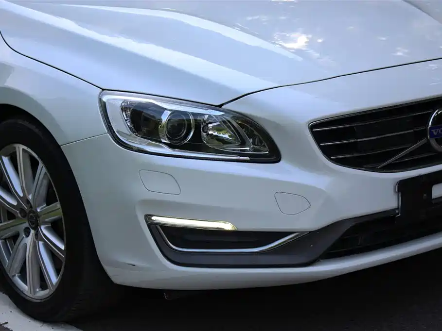 Volvo S60 Plug-in Hybrid 2015 2015 S60L E-Drive Hybrid T6 Wisdom