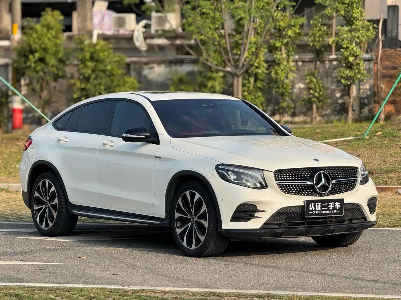 Mercedes-Benz GLC Coupe 2019 GLC 260 4MATIC Coupe SUV фото 3