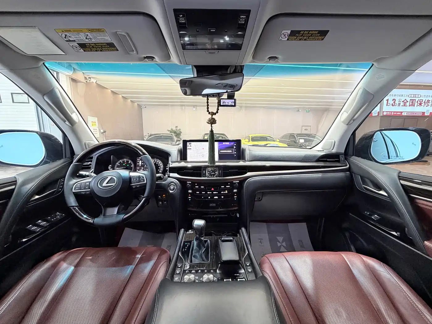 Фото 11 - Lexus LX
