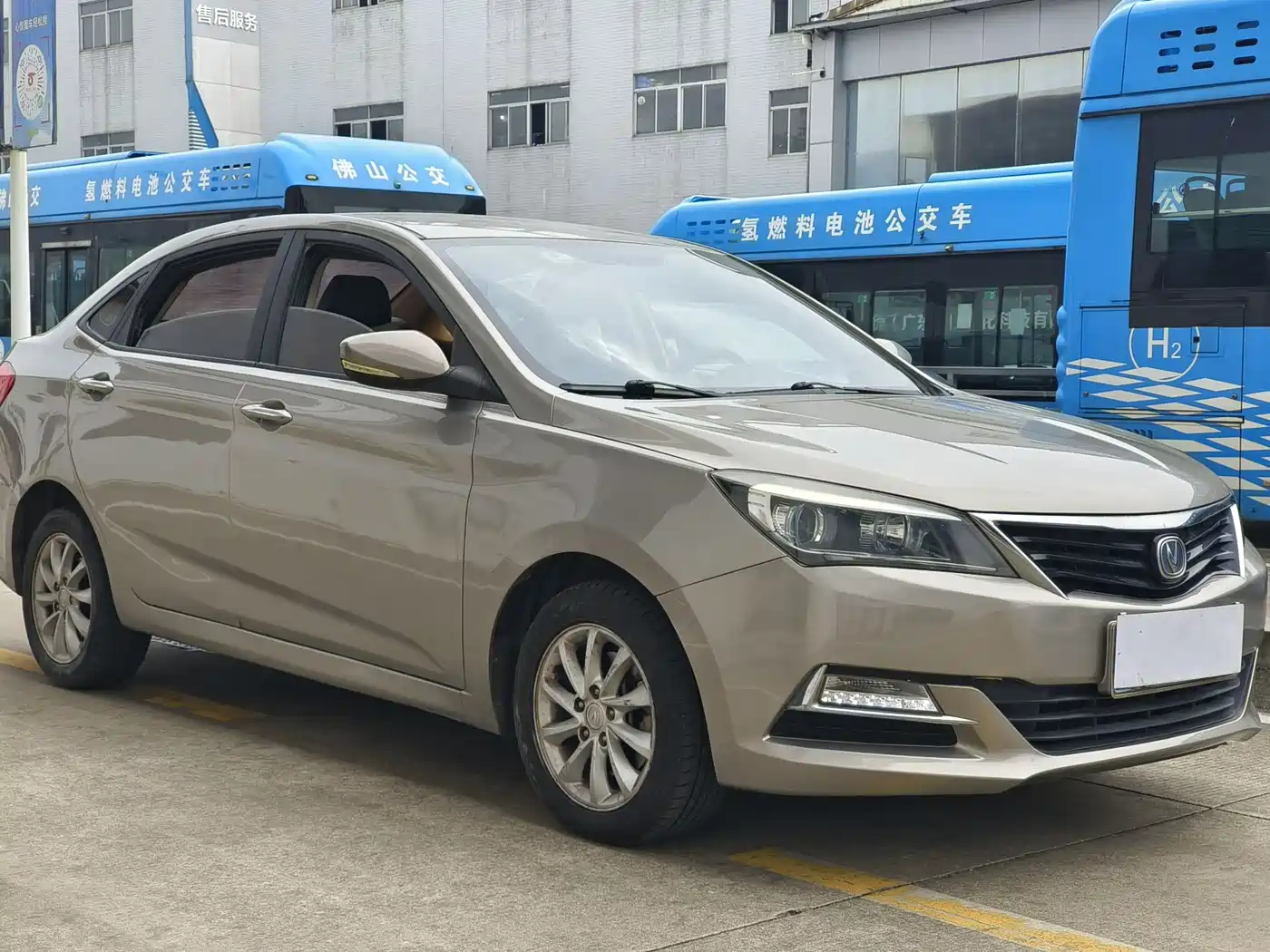 CHANGAN YUEXIANG V7