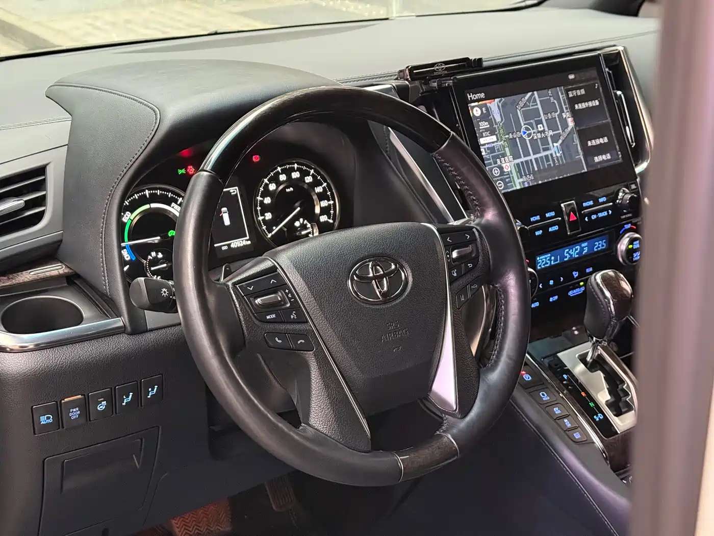 Toyota Vellfire 2021 Crown Hybrid 2.5L HV Premium Edition фото 8