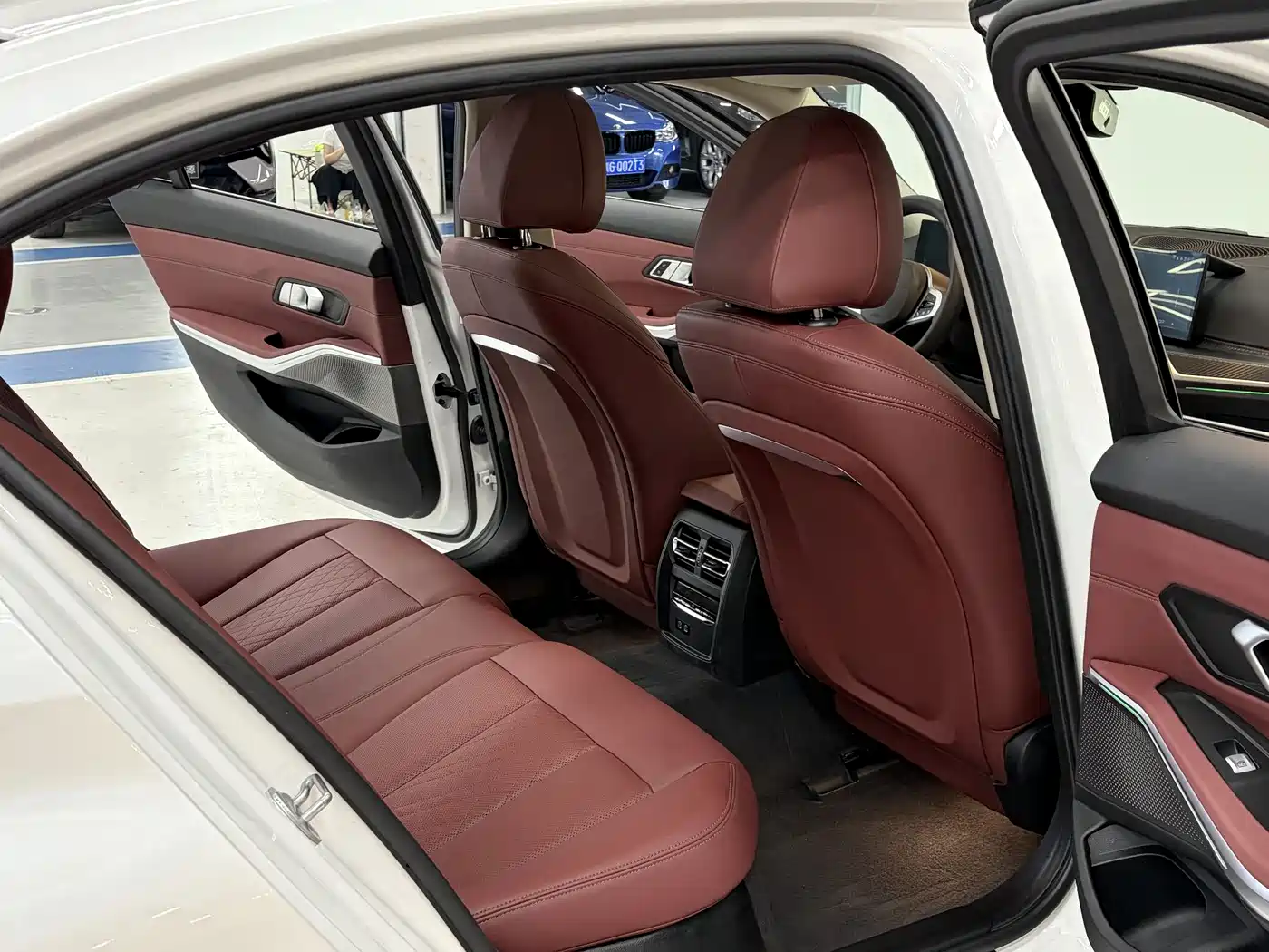 BMW i3 2024 eDrive 35 L фото 11
