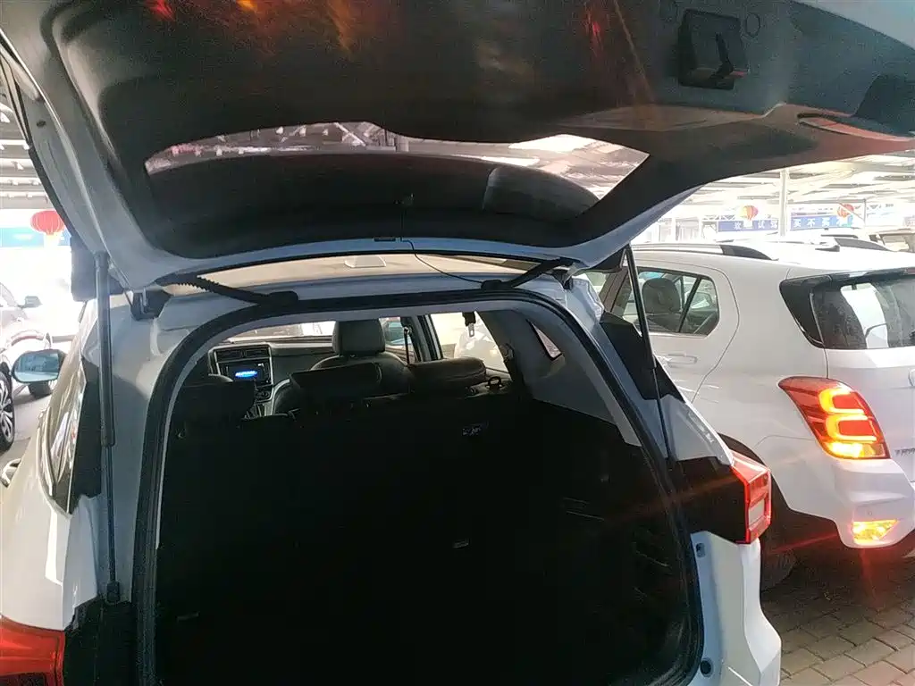 Haval M6 2017 1.5T Automatic 2WD Elite фото 19