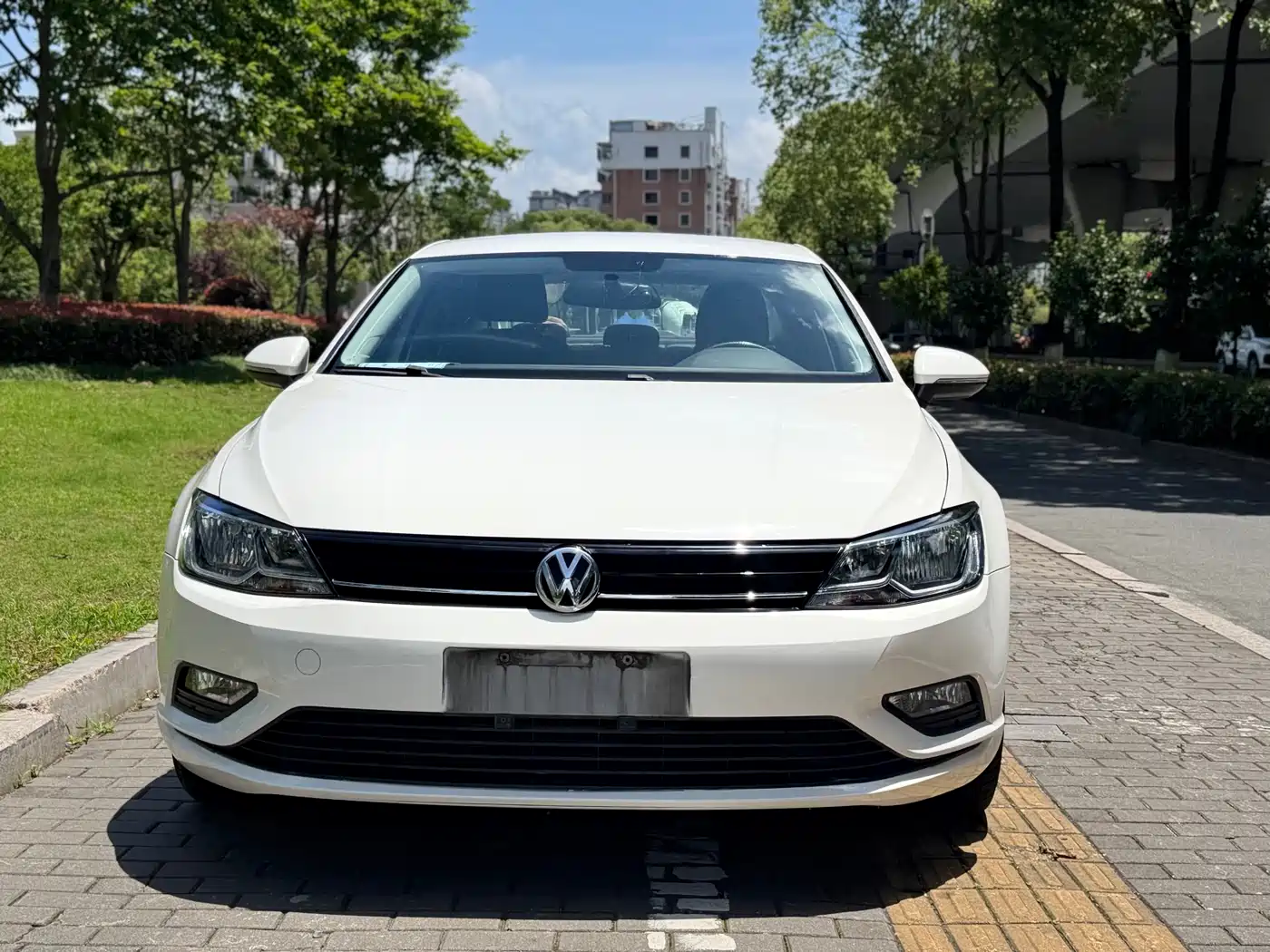 Volkswagen Lamando 2015 230TSI DSG Style фото 2