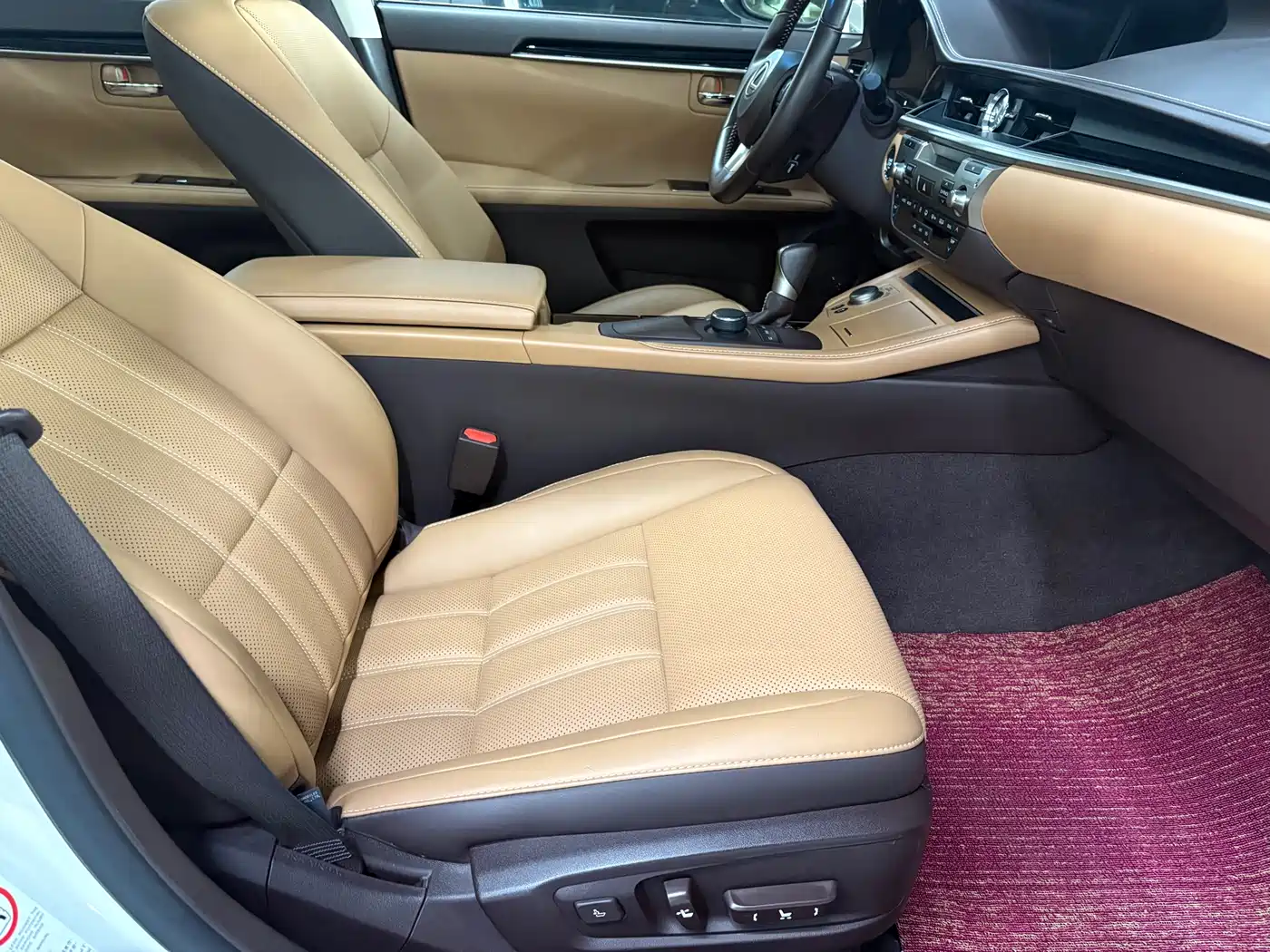 Lexus ES 2015 200 Comfort Edition фото 17