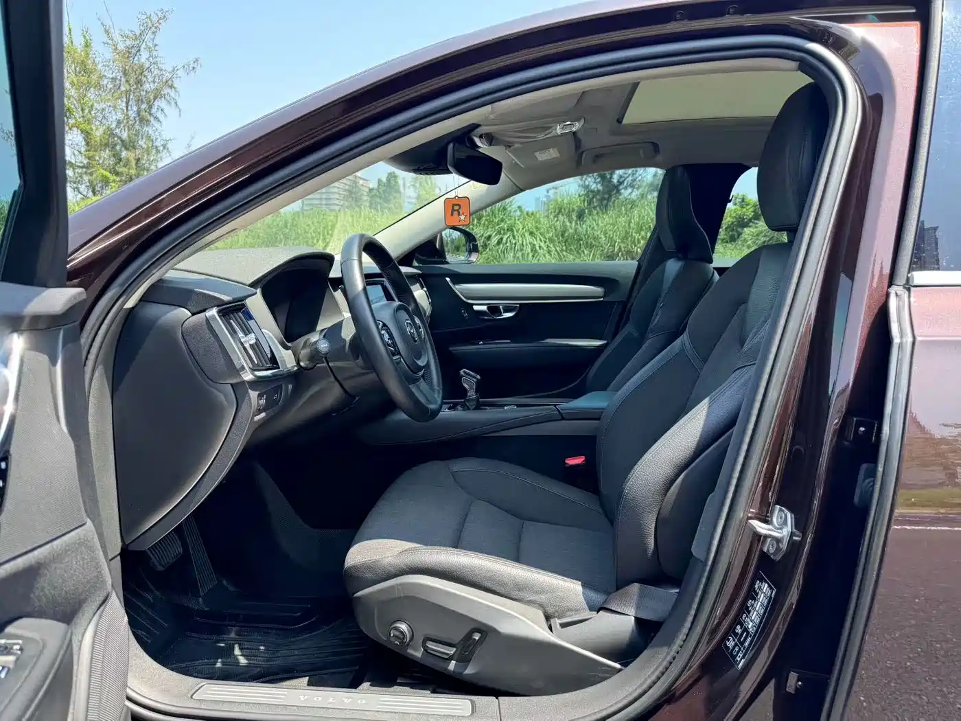 Photo 7 - Volvo S90