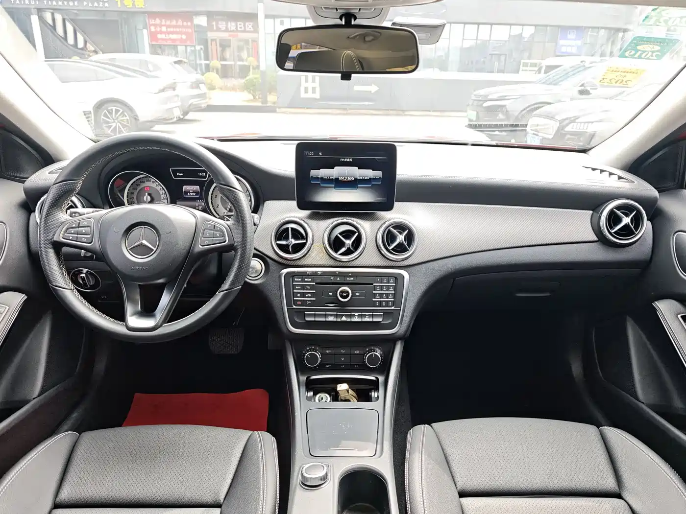 Mercedes-Benz GLA 2017 GLA 200 Fashion фото 12
