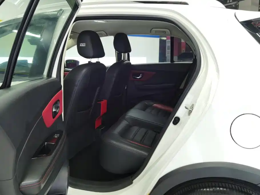 Haval H1 2015 2015 1.5L AMT Luxury