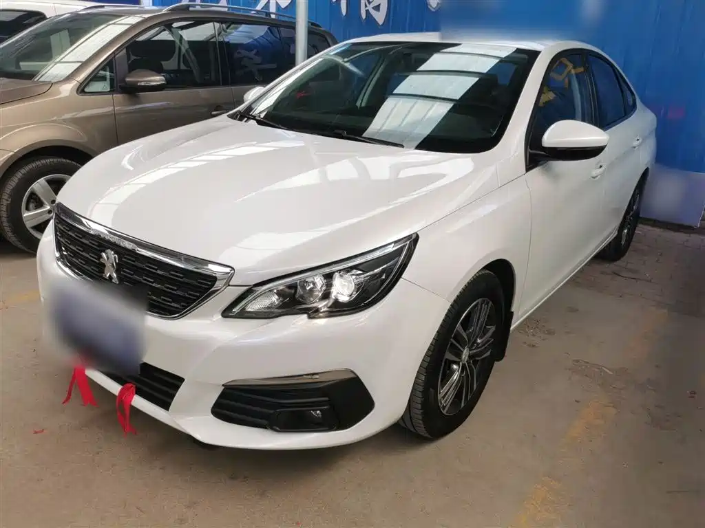 Peugeot 308 2018 1.6L Auto Luxury Edition фото 2