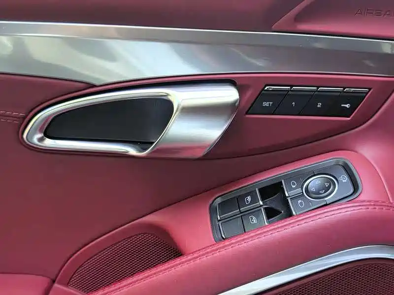 Porsche 718 2018 Cayman 2.0T фото 6