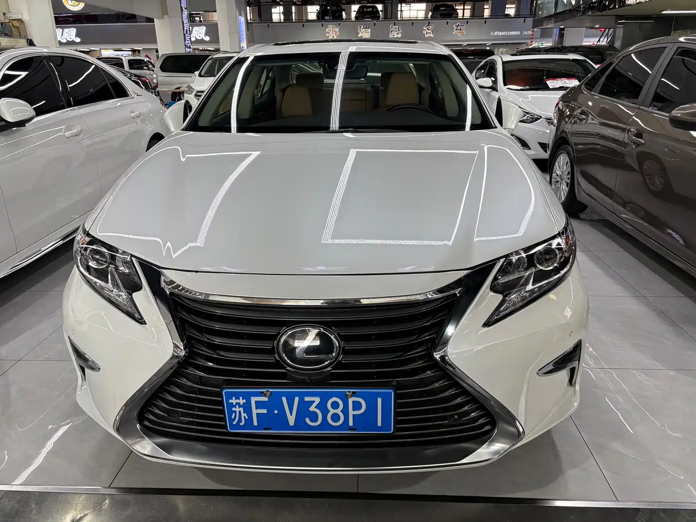 Lexus ES 2015 200 Comfort Edition фото 2