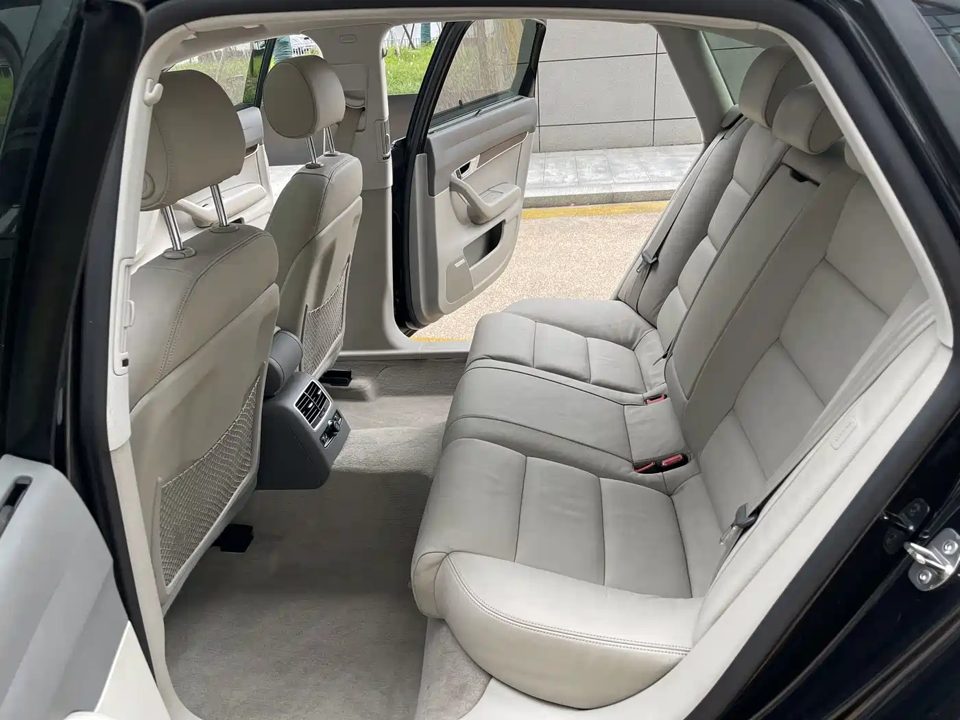Photo 9 - Audi A6L