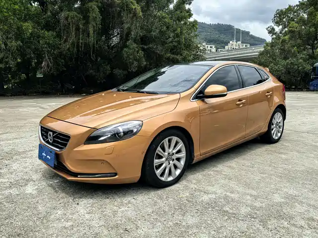  Volvo Volvo V40 2014 2.0T Zhiya Edition