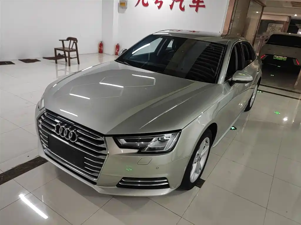 Audi A4L 2017 40 TFSI Fashion Edition