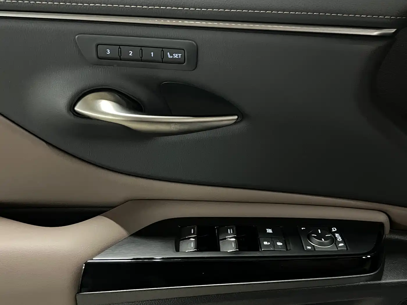 Lexus ES 2024 200 Premium Edition фото 10