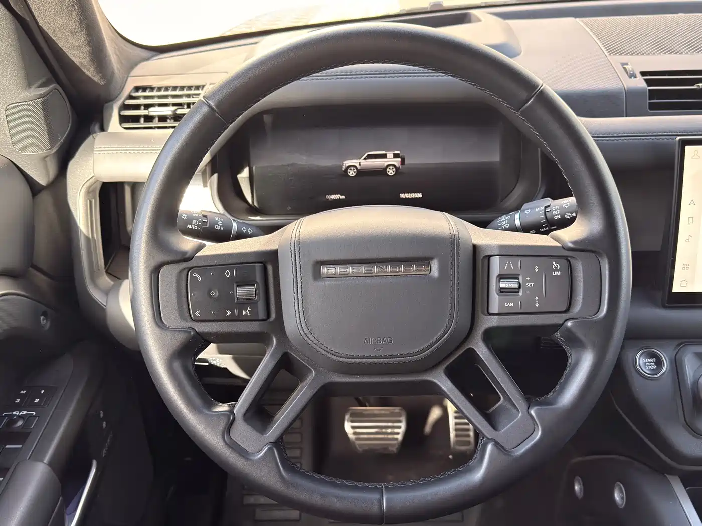 Land Rover Defender 2025 110 3.0T P400 X фото 17