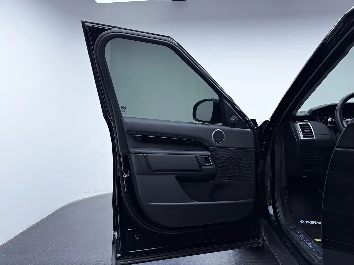 Land Rover Discovery 2024 Model 360PS S фото 19