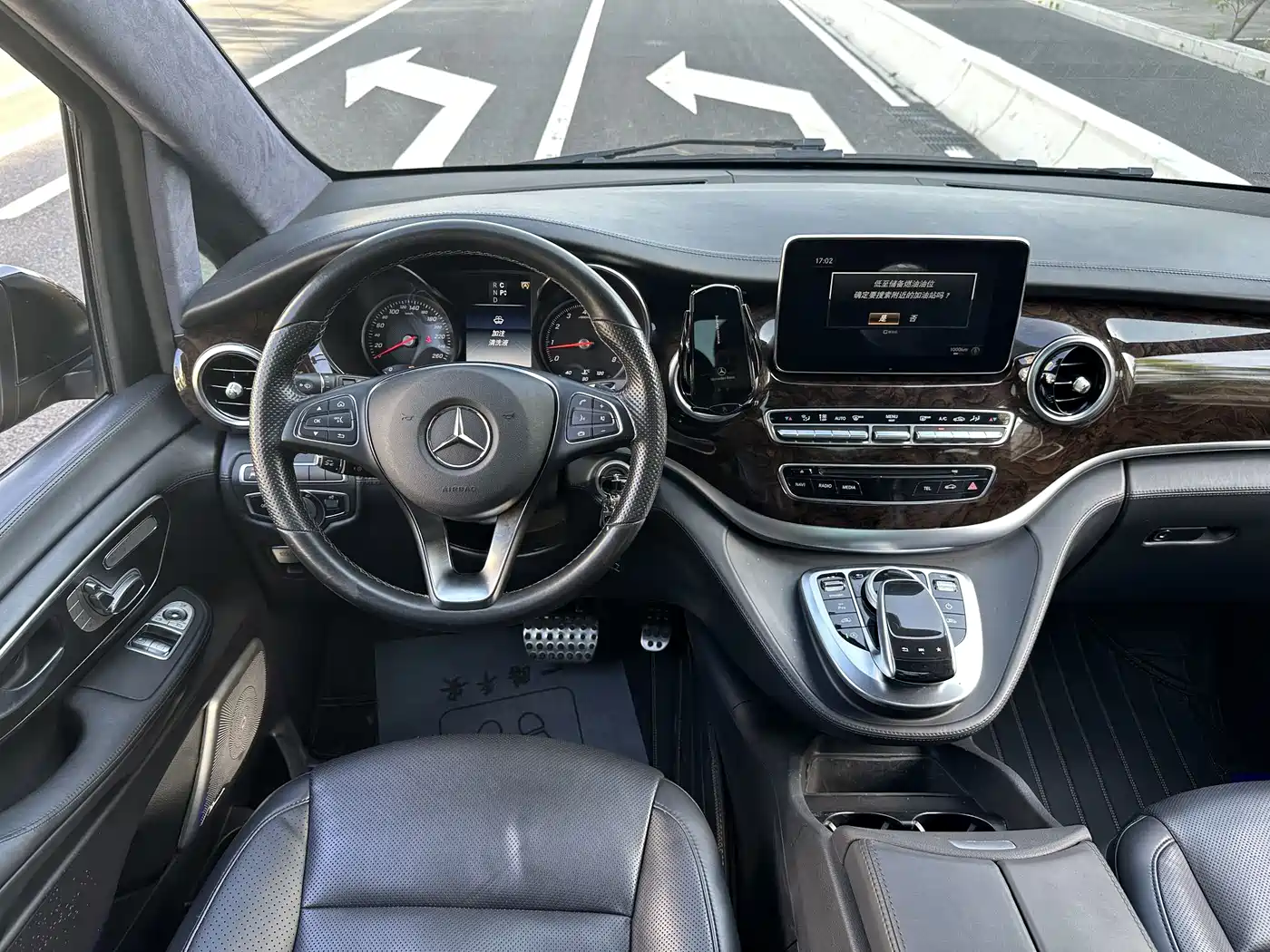 Mercedes-Benz V-Class 2018 V 260 L Premium Long Wheelbase Edition China VI фото 13