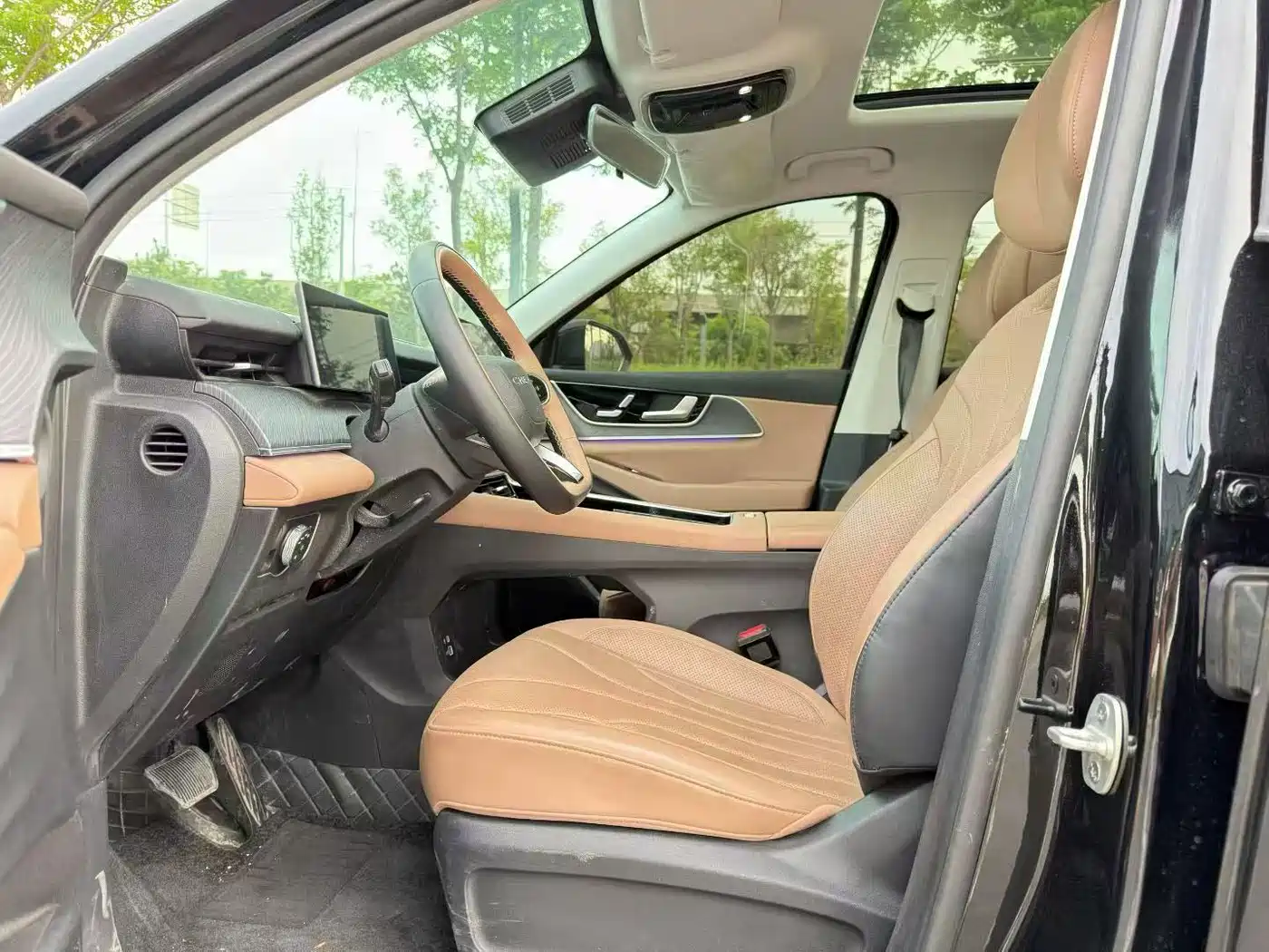 Chery Tiggo 8L 2025 2025 Model Year 2.0T 2WD Rainbow Edition 5-Seater