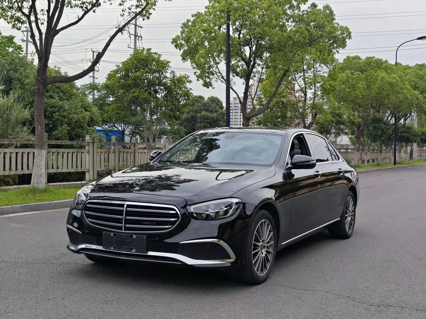 Mercedes-Benz E-Class 2023 E 260 L
