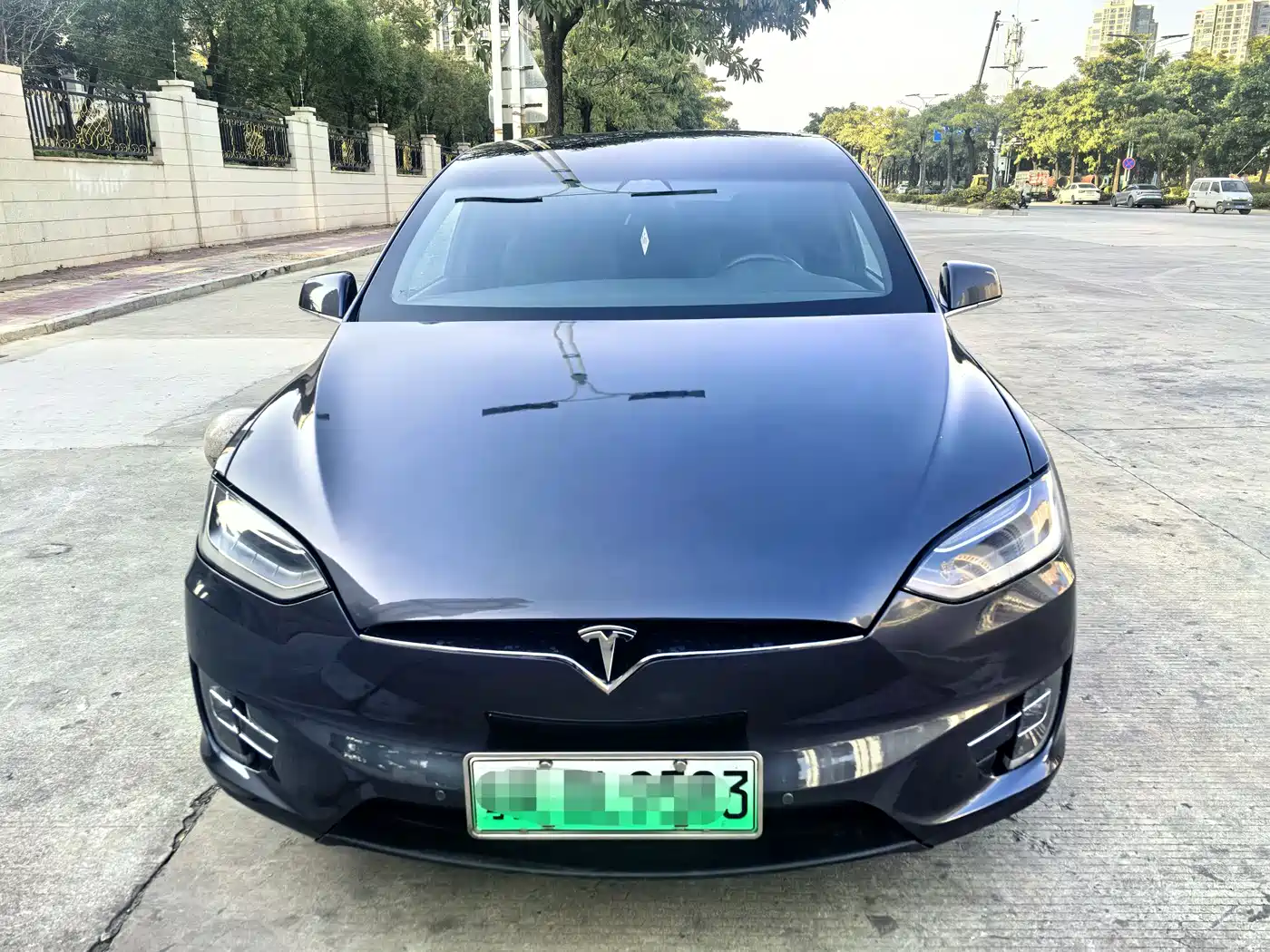 TESLA MODEL X
