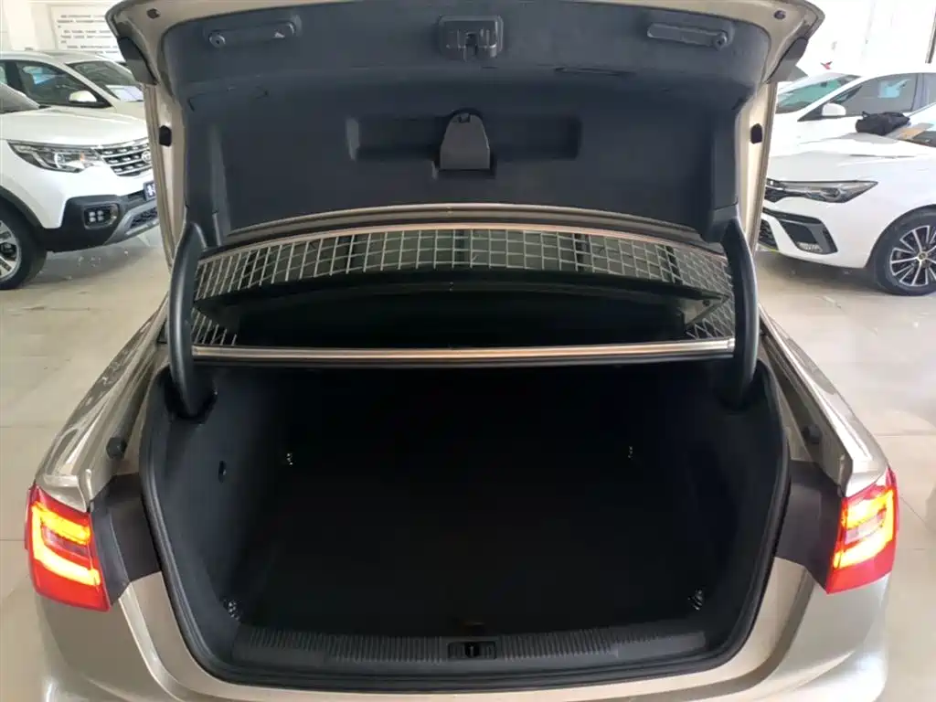 Audi A6L 2015 TFSI Millionth Anniversary Intelligent Leader Type фото 19