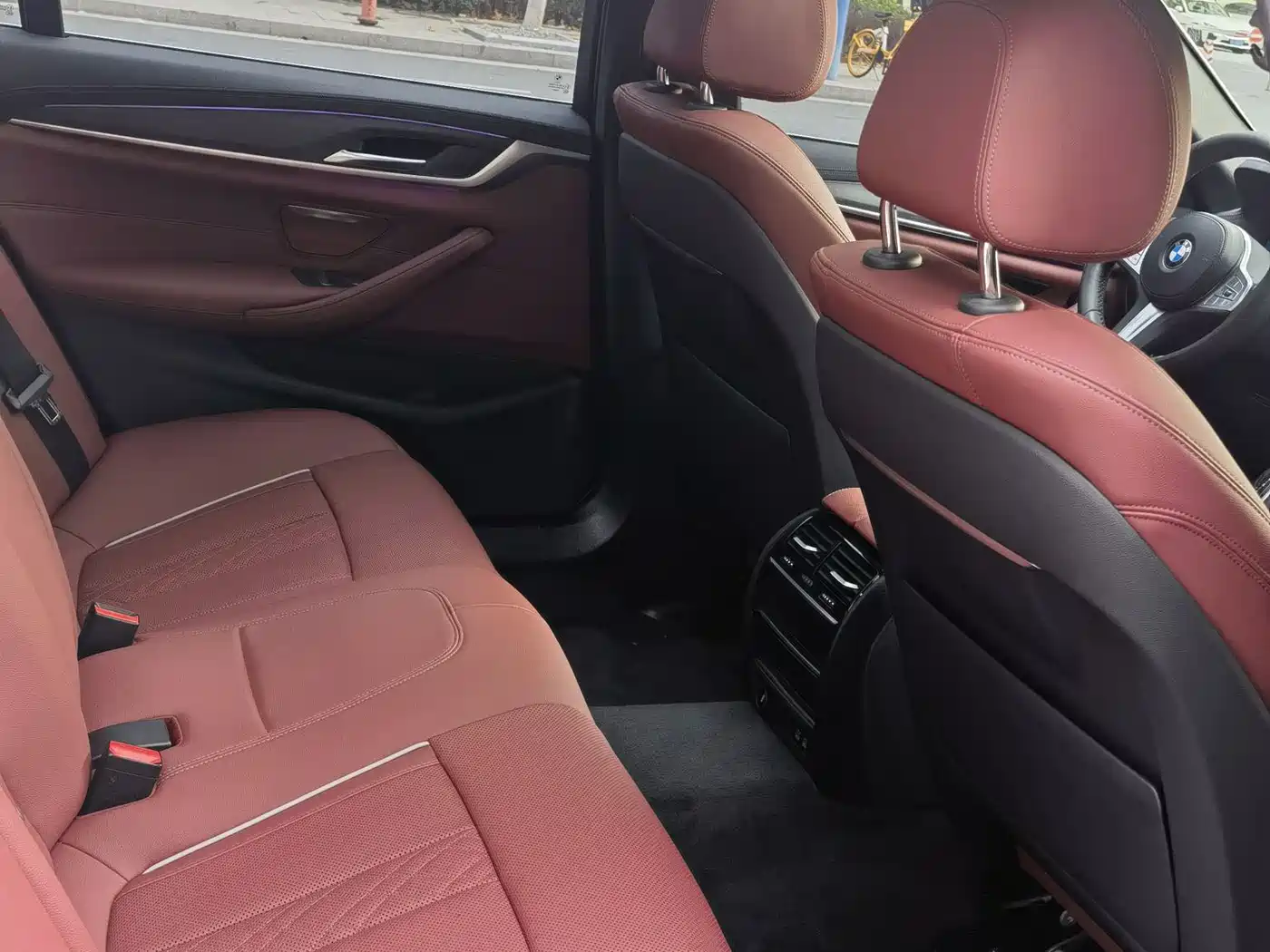 BMW 5 Series 2023 530Li Leading M Sport Package фото 21