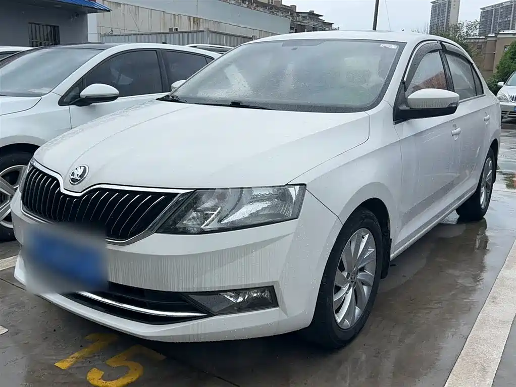 Škoda Rapid 2018 1.6L Manual Comfort Edition фото 2