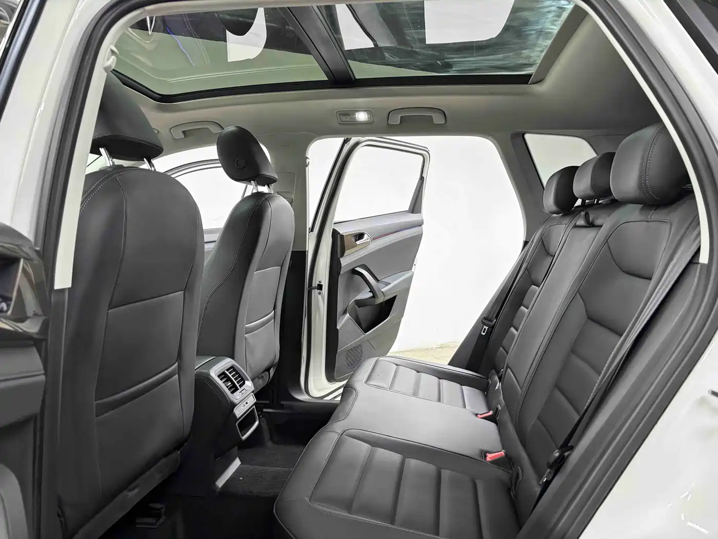 Volkswagen Tharu 2022 280TSI FWD Luxury Edition фото 10