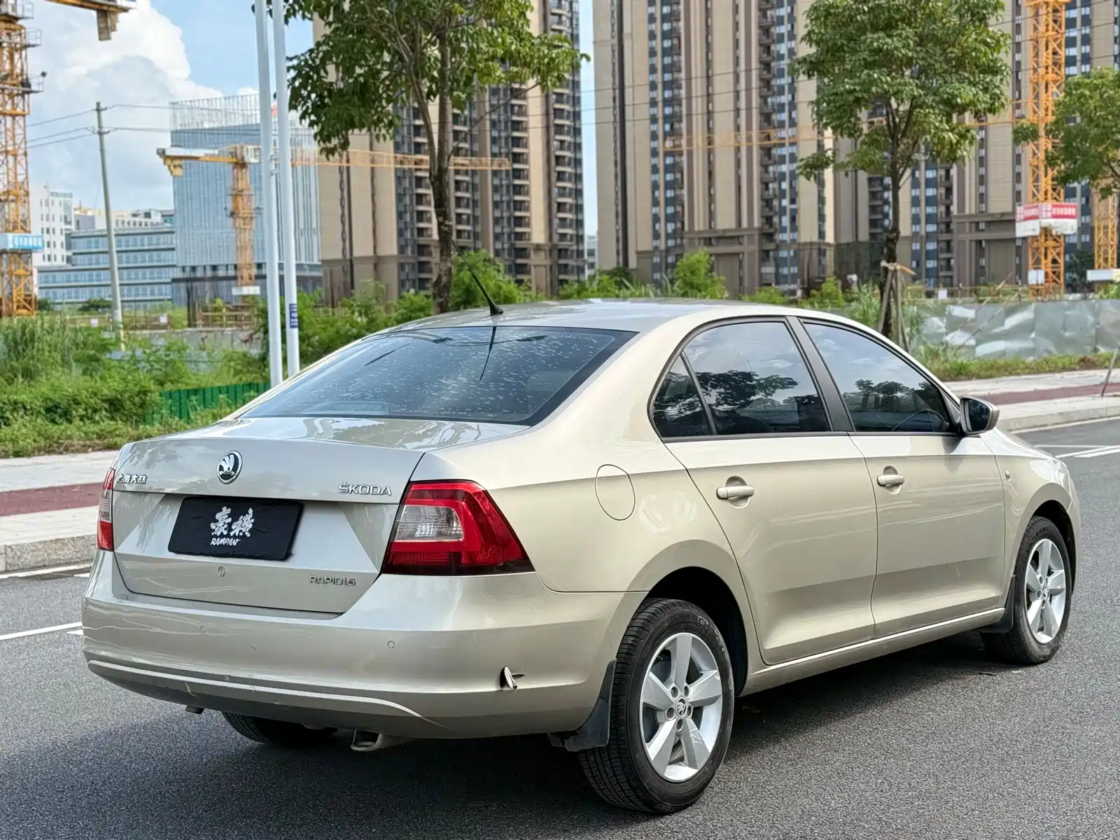 Photo 5 - Škoda Rapid