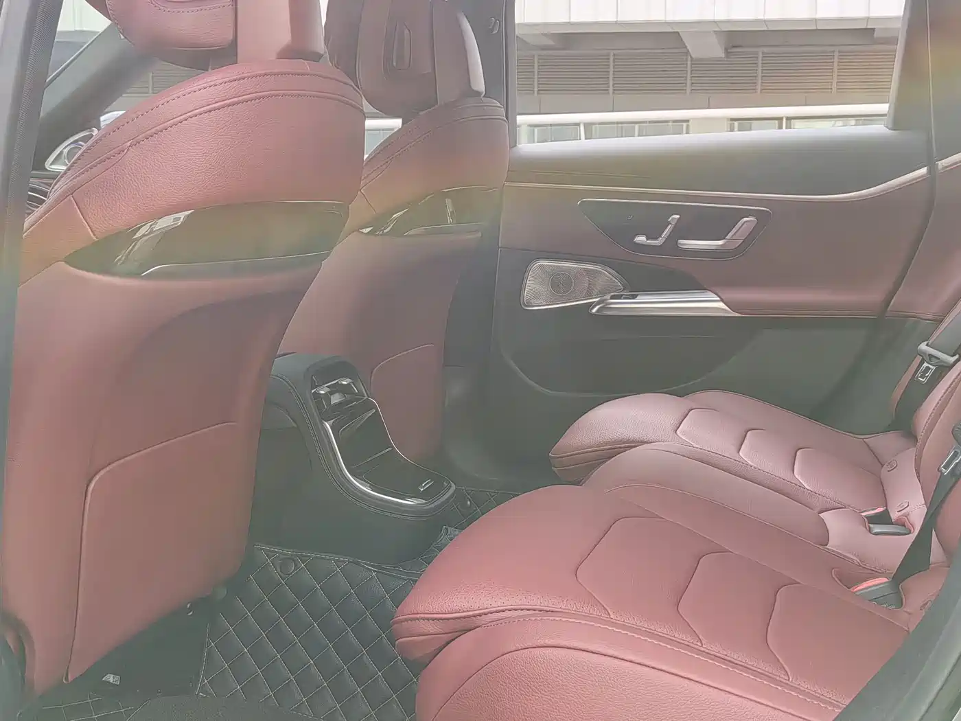 Mercedes-Benz E-Class 2024 Model E 300 L Luxury Sport фото 15